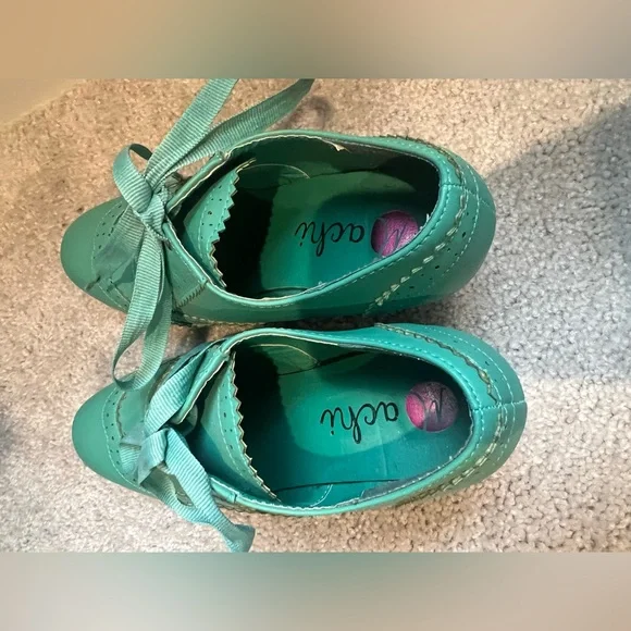 ModCloth dance instead of walking heel Size 6 - Picture 4 of 7